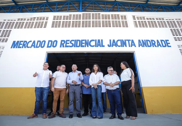 Prefeitura realiza entrega do mercado do Residencial Jacinta Andrade