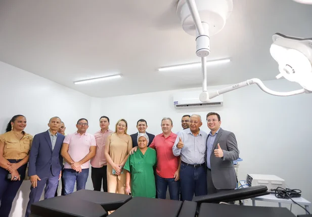 Dr. Pessoa inaugura o Centro Cirúrgico do Hospital do bairro Dirceu