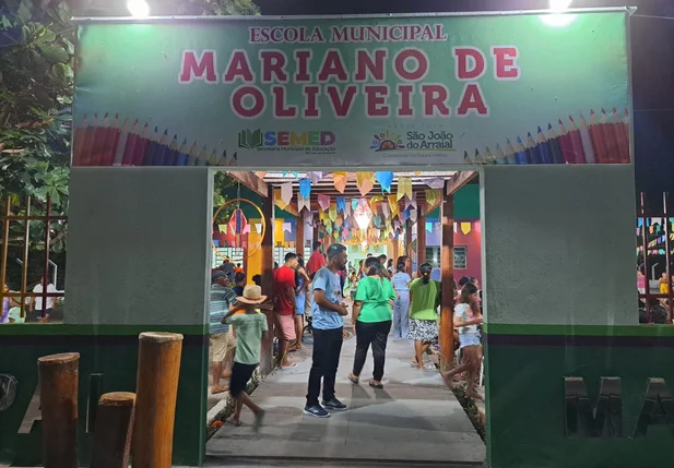 Prefeitura de São João do Arraial entrega reforma de escola municipal