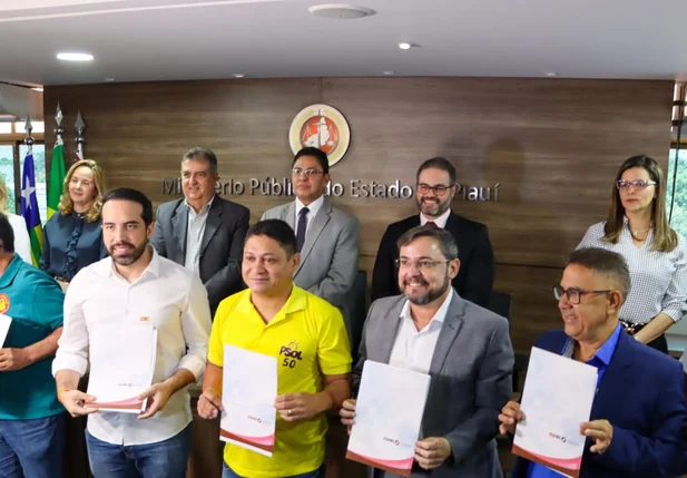 Candidatos a prefeito de Teresina assinam carta de compromisso