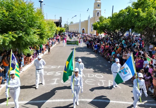 Cidade de Esperantina celebra o 7 de setembro com desfile cívico