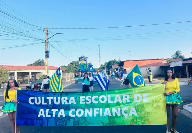 Desfile do 7 de Setembro em Riacho Frio