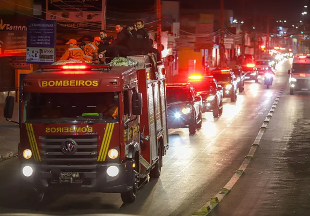 Policial Marcelo Soares é homenageado em cortejo pelas ruas de Teresi