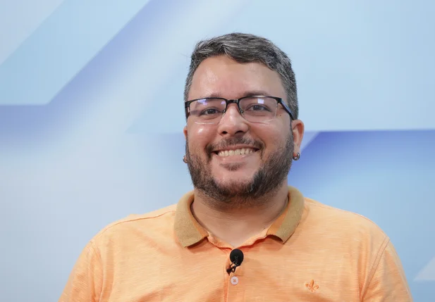 "Precisamos de um modelo de escola referência", diz candidato Cássio Borges