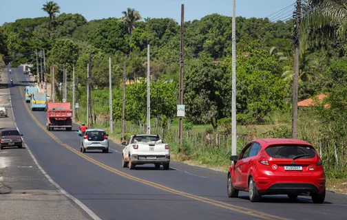 Após 37 anos, Avenida Camilo Filho recebe asfalto completamente novo