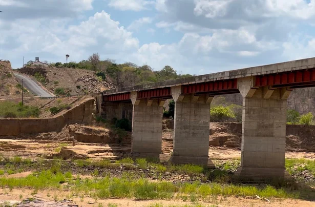 Moradores denunciam estrutura de ponte sobre o Rio Poti