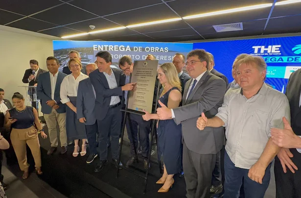 Rafael Fonteles e ministro inauguram reforma do Aeroporto