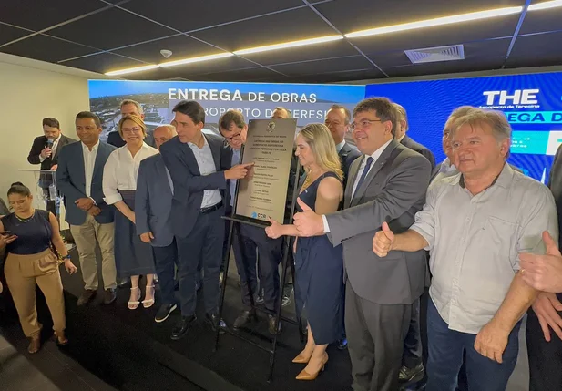 Rafael Fonteles e ministro inauguram reforma do Aeroporto