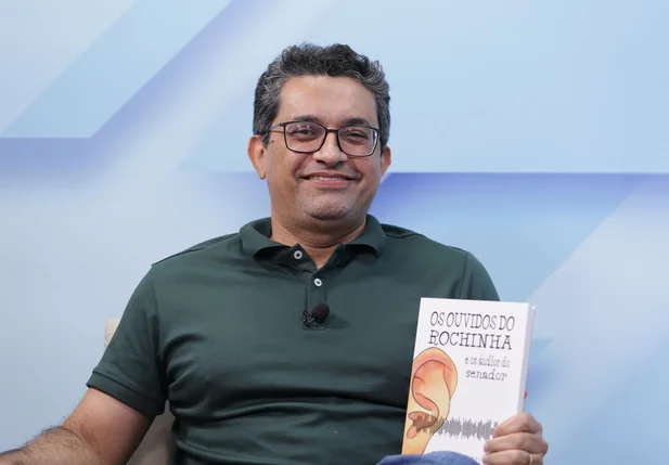 Zeferino Júnior lança seu 1º livro: Os ouvidos do Rochinha e os áudios do senador